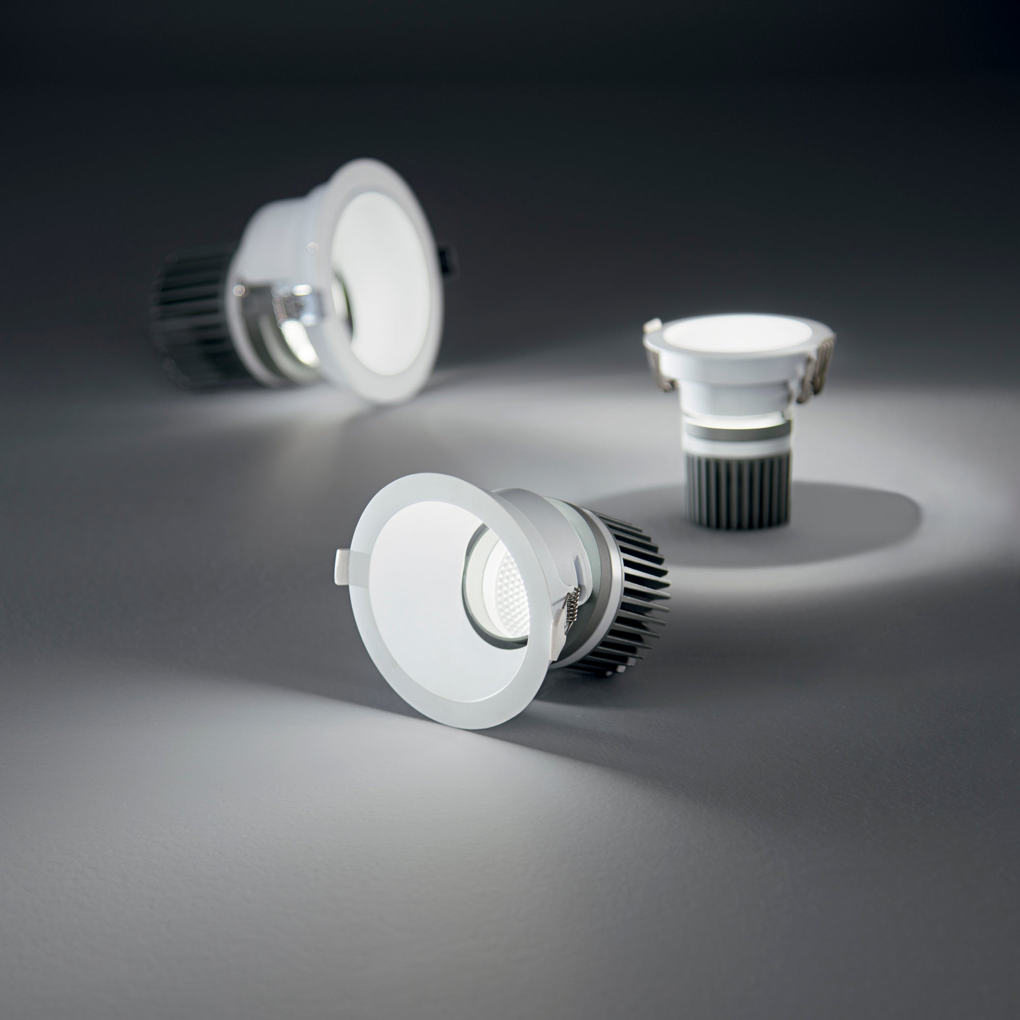 Incasso LED ELITE bianco con luce spot orientabile antiriflesso 30W 3000K (luce calda)