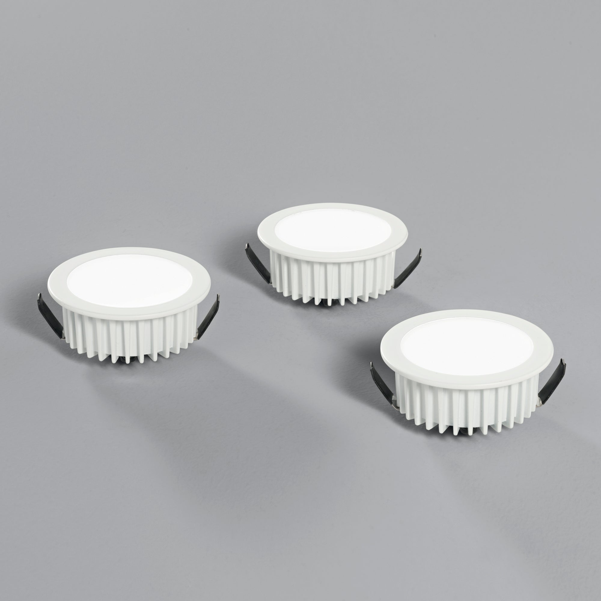 Kit 3 incassi LED FUSION in alluminio bianco satinato con driver integrato 5W 4000K (luce naturale) 7x3,2 cm.