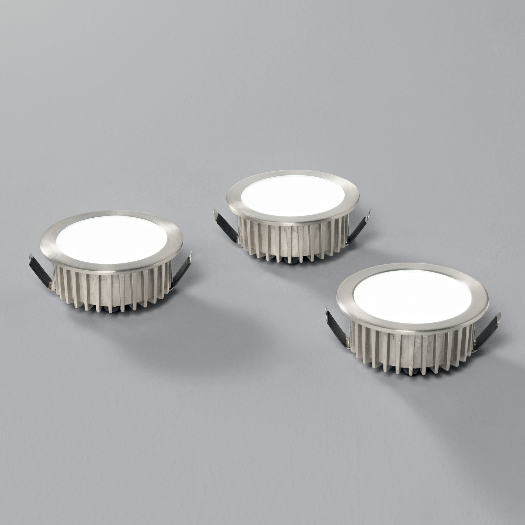 Kit 3 incassi LED FUSION in alluminio nichel con driver integrato 5W 4000K (luce naturale) 7x3,2 cm.