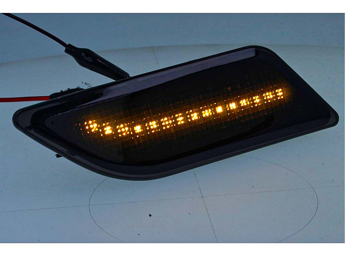 Kit Freccia Laterale a Led Side Marker Lente Fume Luce Arancione Dinamica Per Mercedes Benz W204 OEM 2049067401