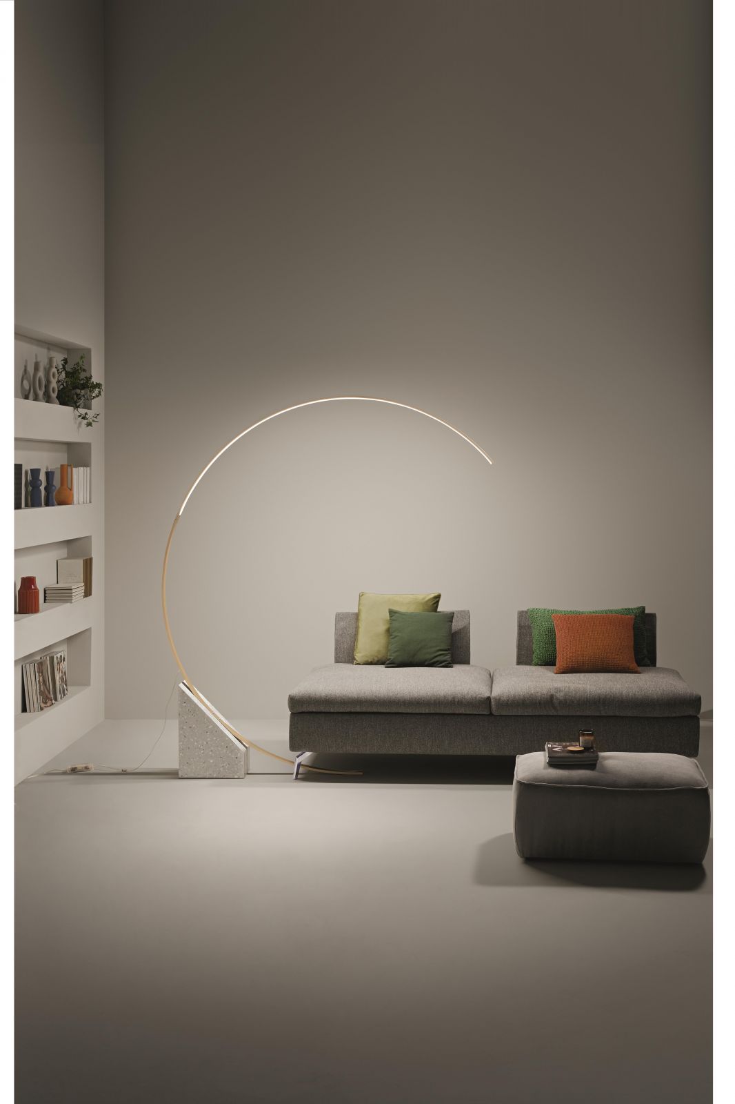 LAMPADA DA TERRA LED RUNE ORO CON MARMO PT.RUNE-MARM.ORO