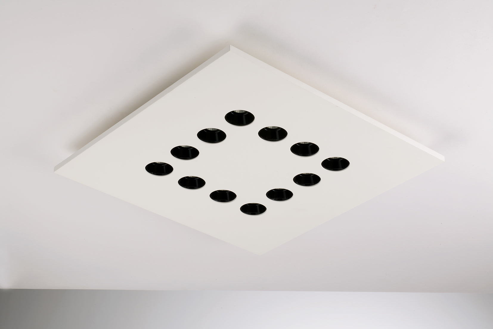 Plafoniera LED XICO in gesso bianco verniciabile 6x3W con CCT 50x50 cm.