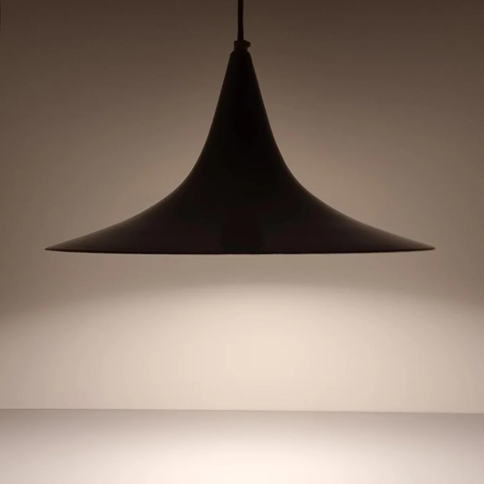 Lampadario industriale LED E27 cappello strega pendente vintage minimal tromba luce tavolo cucina pizzeria ristorante 230V NERO