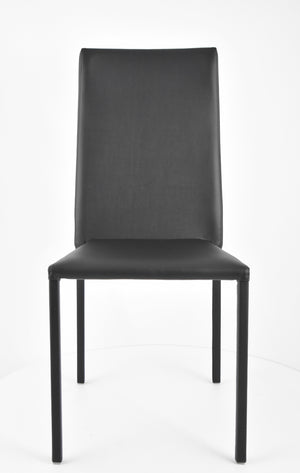 Sedia impilabile Julia Tommychairs, struttura in acciaio imbottita e rivestita in finta pelle colore nero