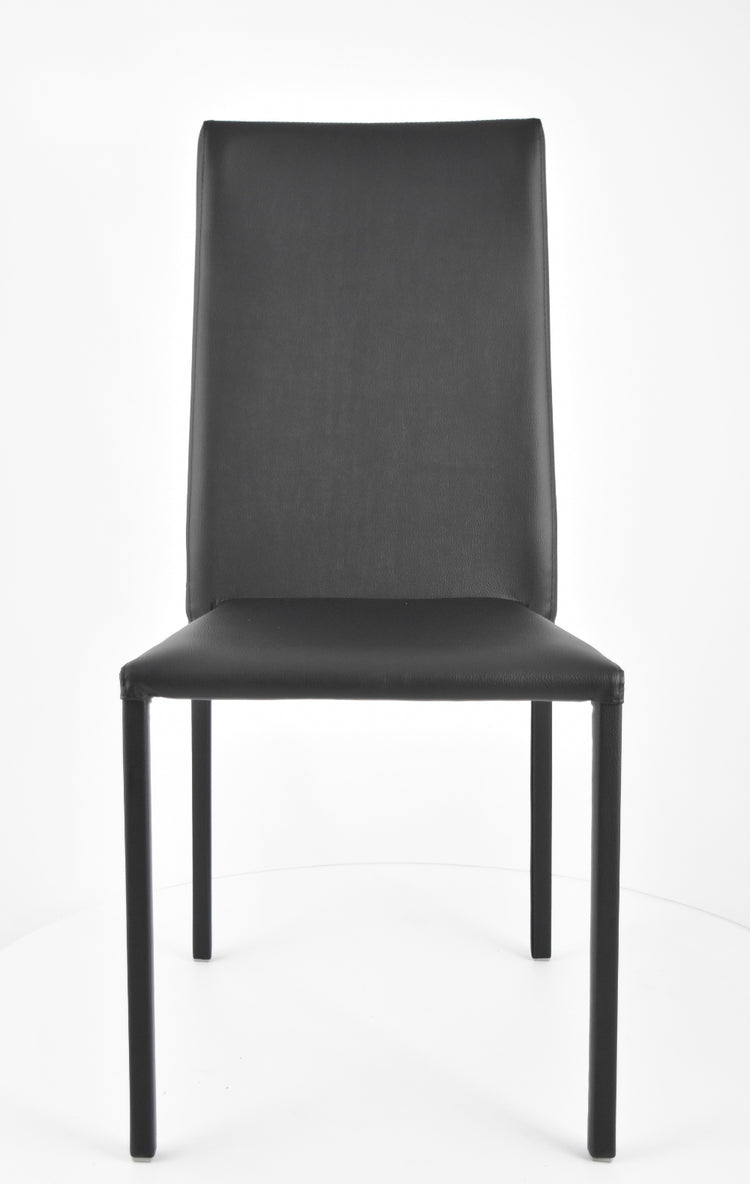 Sedia impilabile Julia Tommychairs, struttura in acciaio imbottita e rivestita in finta pelle colore nero