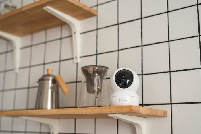 Telecamera Wi-Fi Interno 1080p Videocamera Sorveglianza Interno, Rotazione a 360°, Visione Notturna EZVIZ C6N 