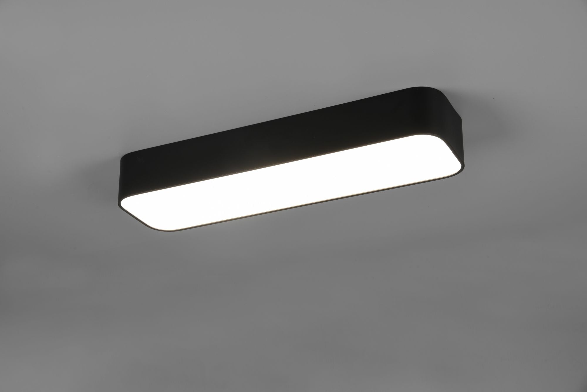 Plafoniera ASTERION LED rettangolare 51X15 bordo nero R62451532