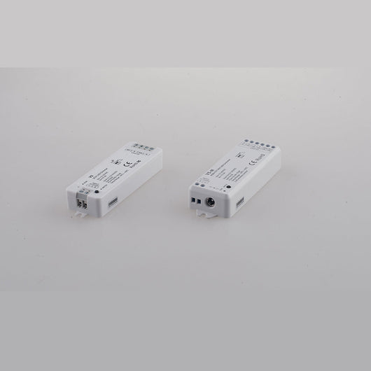 Ricevitore RF 2.4G input: .5A 12-24V output: 2ch;5a/ch - 2x(60-120)W 9,7x3,3x1,8 cm.