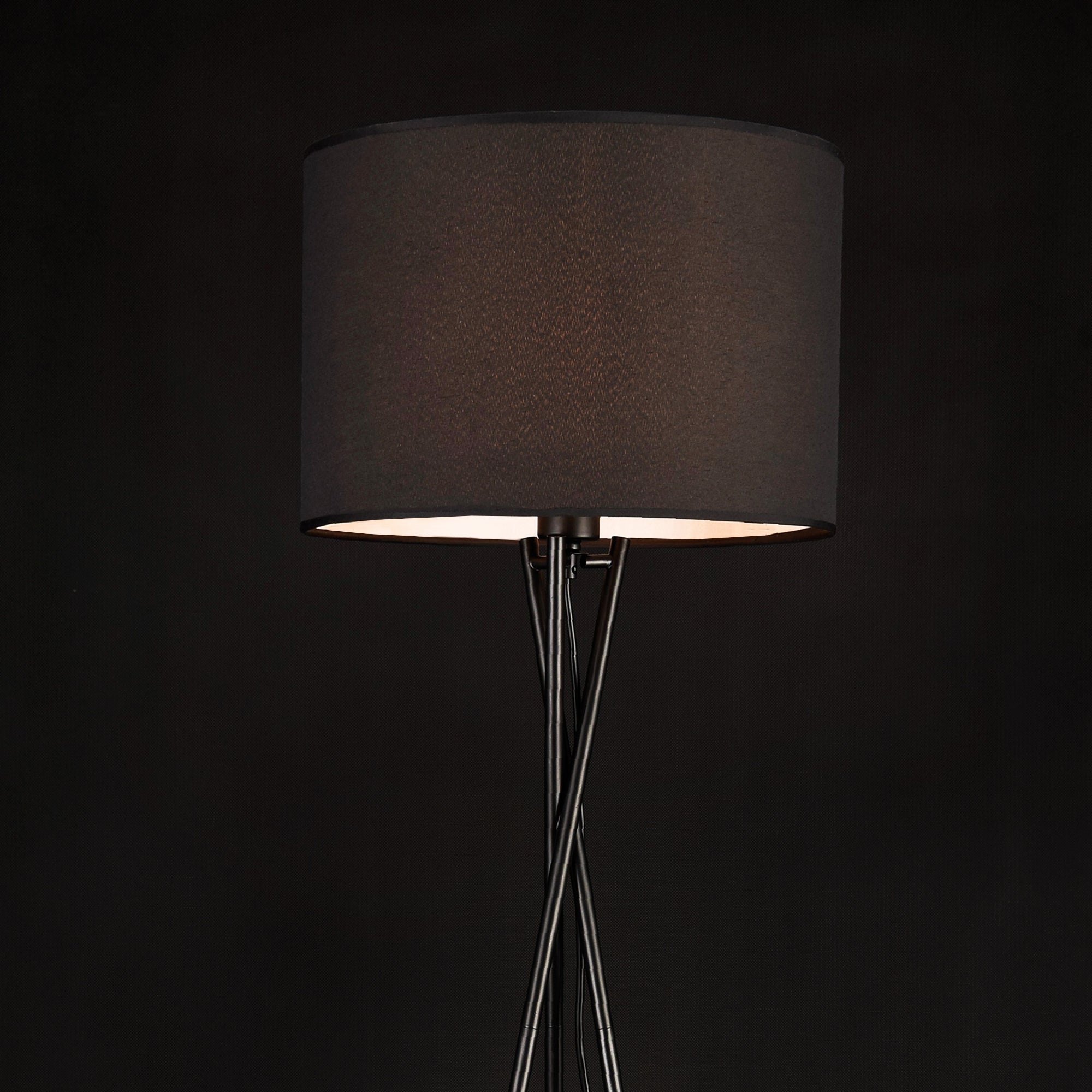 Lampada da Terra in Stile Treppiede - Altezza 154 cm - Piantana Tripode con Paralume Cilindrico Ø 38 in Tessuto  - Nero