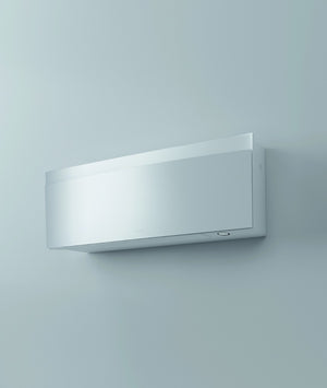 Unità Interna a Parete Daikin Bluevolution serie EMURA WHITE III 15000 Btu FTXJ42AW R-32 Wi-Fi Integrato Colore Bianco Opaco