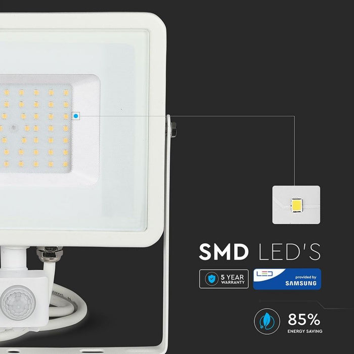 V-TAC VT-50-S-W Faro LED Chip Samsung 50W con Sensore di Movimento e Crepuscolare e Interruttore Manuale di Bloccaggio Colore Bianco 6400K IP65 SKU 468