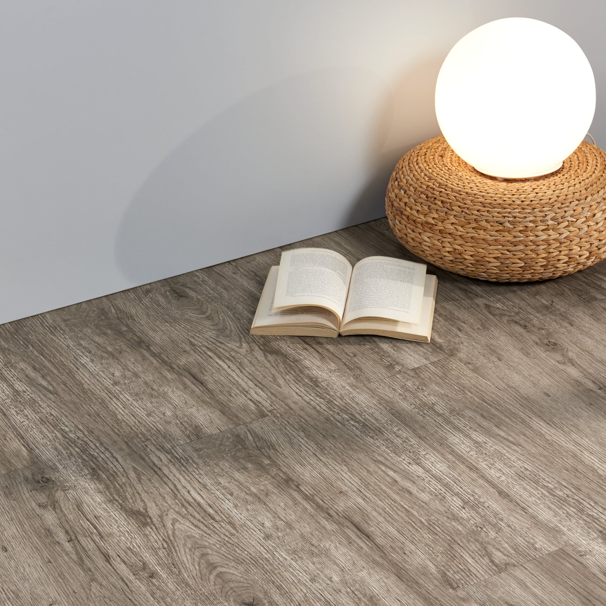 Piastrelle Adesive Vanola in PVC per Spazi Interni 7 listoni = 0,975 m² Effetto Quercia Grey Accent NEU.HOLZ