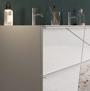 Elegante Mobile da bagno sospeso con doppio lavabo, Made in Italy 