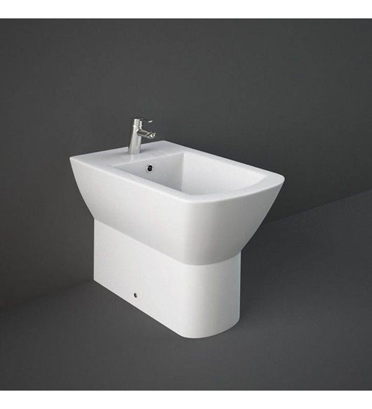 Vaso bidet per anziani e disabili con scarico a pavimento e predisposizione di flussometro cod 79014