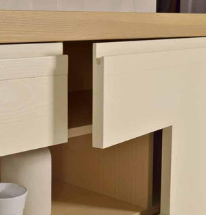 Credenza in frassino bianco patinato semilucido  2 porte 4 cassetti l.213 p.45 h.87,5