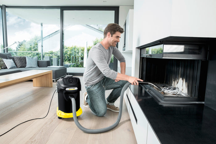 KARCHER Aspirapolvere e aspiracenere AD 4 Premium - Potenza assorbita: 600 W - Capacità vano raccolta: 17 l - Materiale vano di raccolta: Metallo 