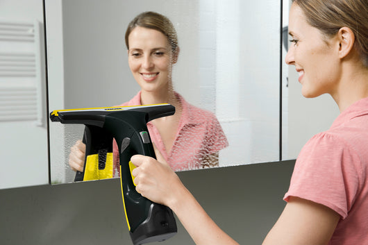 KARCHER Lavavetri a batteria WV 2 Premium 10 Years Edition - Serbatoio acqua sporca: 100 ml - Autonomia: 35 min - Tempo di ricarica della batteria: 230 min