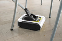 KARCHER Scopa elettrica a batteria KB 5 - Ampiezza spazzola universale: 210 mm - Capacità vano raccolta: 370 ml - Voltaggio batteria: 3.6 V