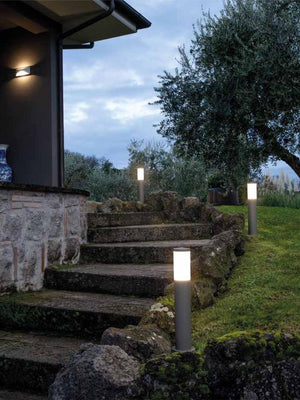 Lampada da esterno in alluminio pressofuso con diffusore opalino ad alta luminosità corten