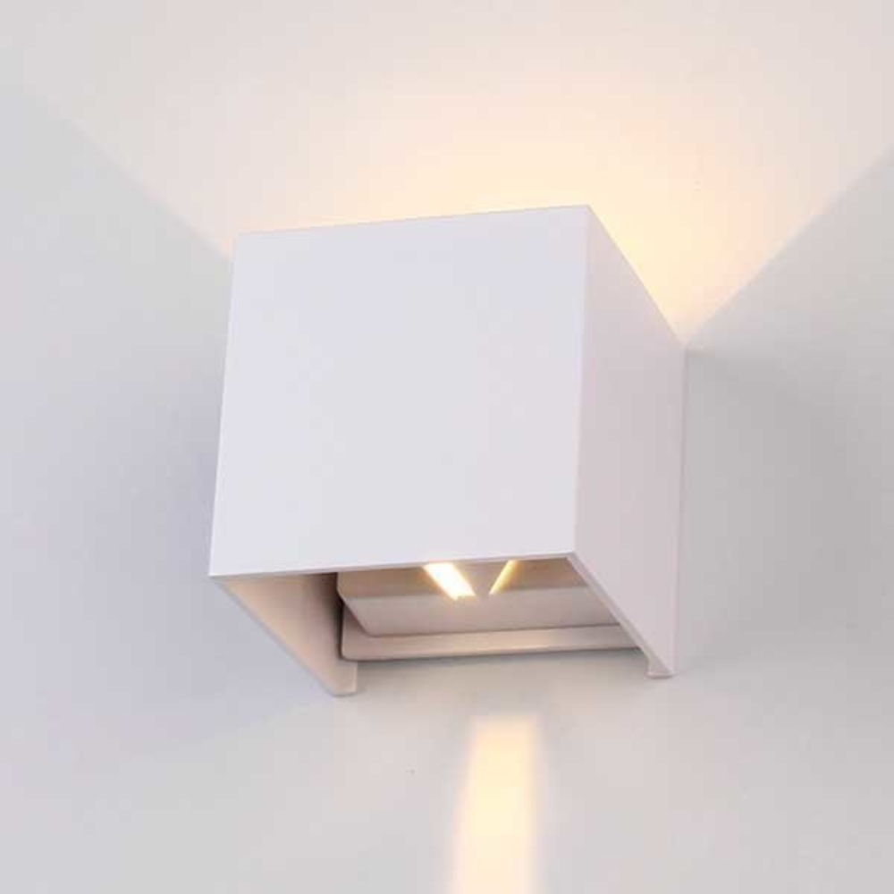 Applique led wall formato cubo colore bianco potenza 12 watt luce naturale 4000k