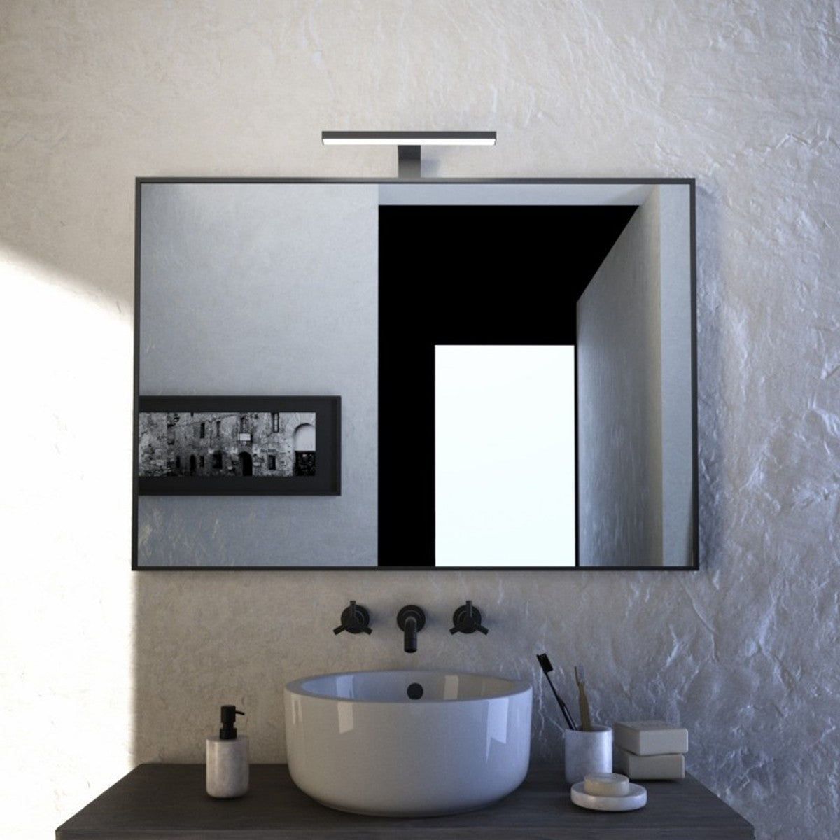 Specchio bagno con lampada e telaio perimetrale nero midanao, misura 100x70