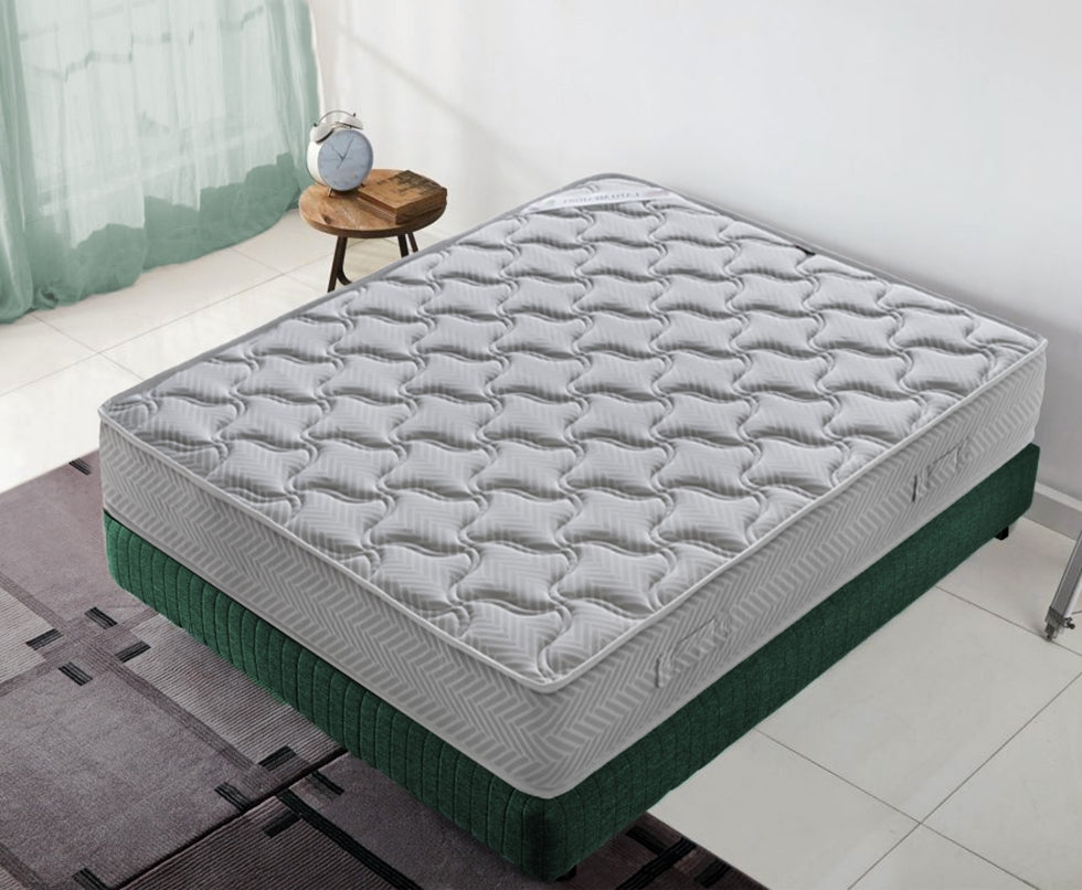 Materasso Matrimoniale 200x200 in waterfoam, Alto 20 cm, ortopedico, reversibile, 11 zone di comfort   