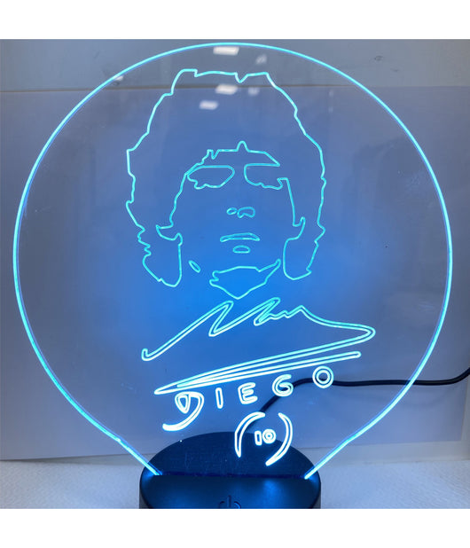 Lampada Da Tavolo A Batterie Usb Con Volto Stilizzato Di Diego Armando Maradona         