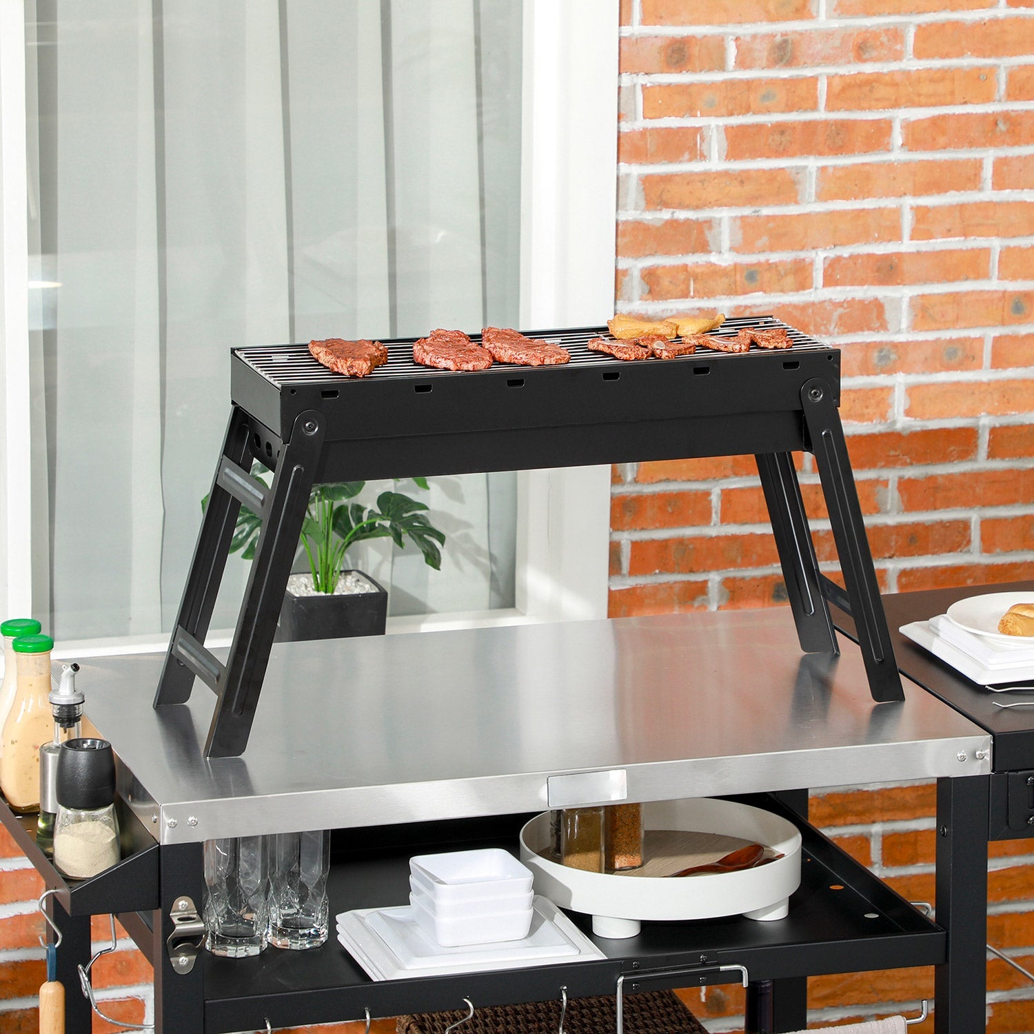 Barbecue a Carbonella Portatile con Gambe Pieghevoli e Vassoio Estraibile 74x20x38 cm in Metallo Nero