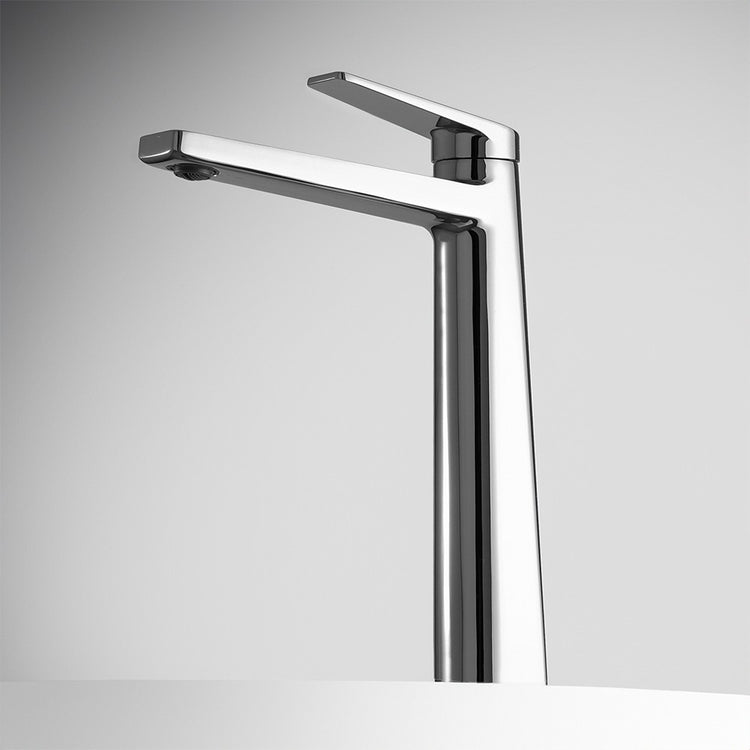 Miscelatore lavabo alto in ottone cromo con sottile leva monocomando Nemes