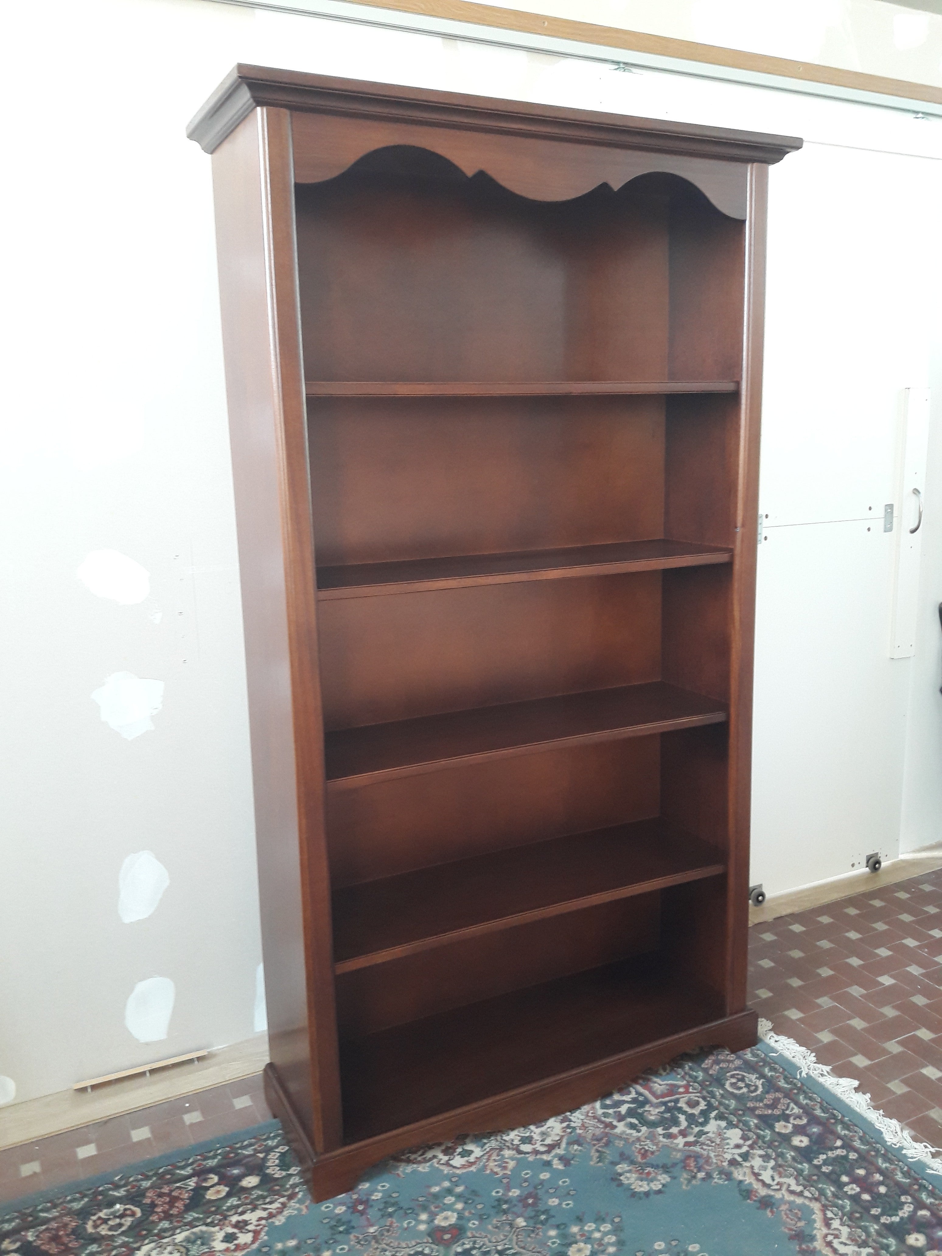 Libreria classica 5 ripiani in legno tinta noce 120x40x210h