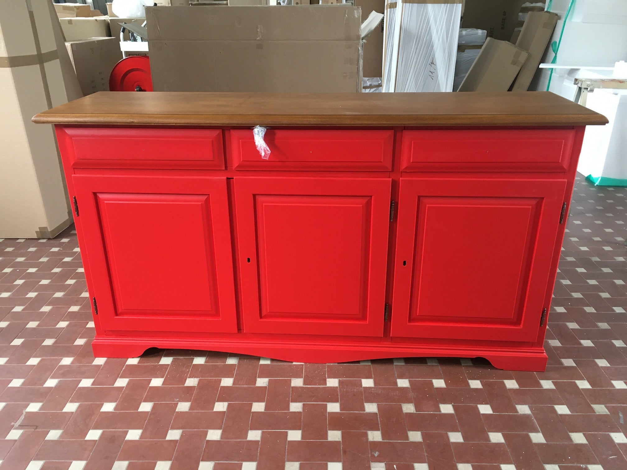 Madia credenza in legno laccato pennellato rosso  l.156 p.42 h.85