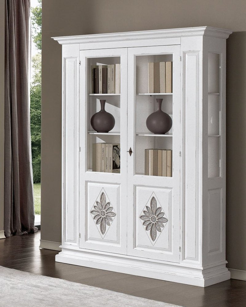 Vetrina 2 porte in legno intagliata shabby bianco l.155 x p.48 h.215