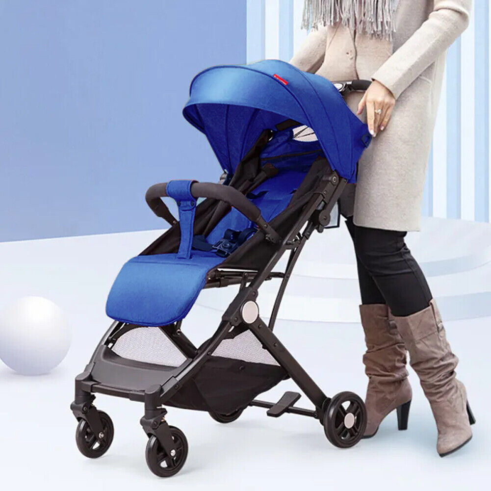 Passeggino Wizy Easy Ultra Leggero Chiusura Facilitata Salvaspazio Portata 15 kg-Blu