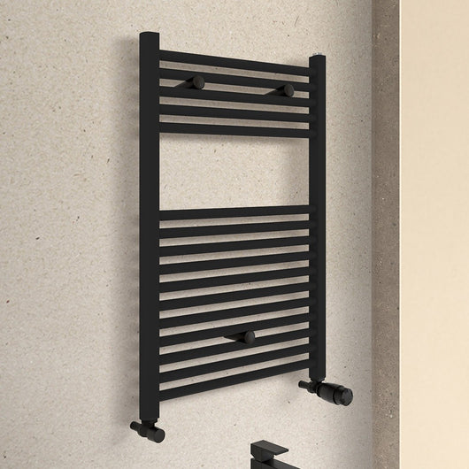 Termoarredo design nero opaco L 60x77 interasse 55 cm completo di valvole