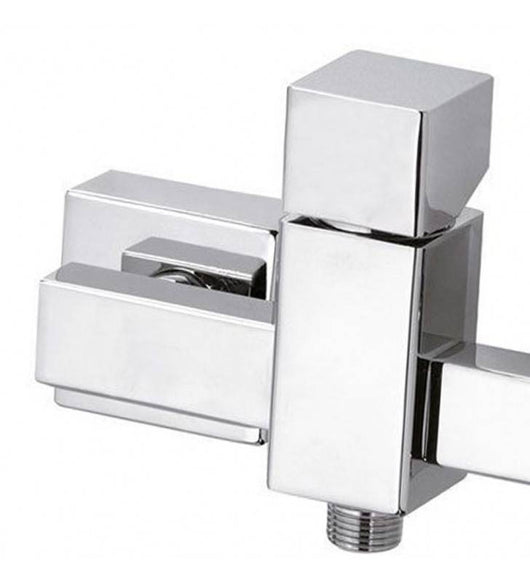 Rubinetto serie cube waterfall bordo vasca dotato di deviatore, bocca cascata e doccetta cod 77808