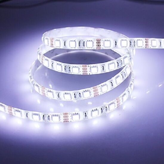 STRISCIA STRIP LED SMD 5050 FLESSIBILE 5M ADESIVA LUCE BIANCA BIANCO FREDDO IP65