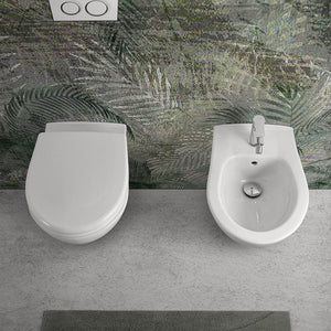 Sanitari sospesi con brida in ceramica lucida con sedile originale Domus