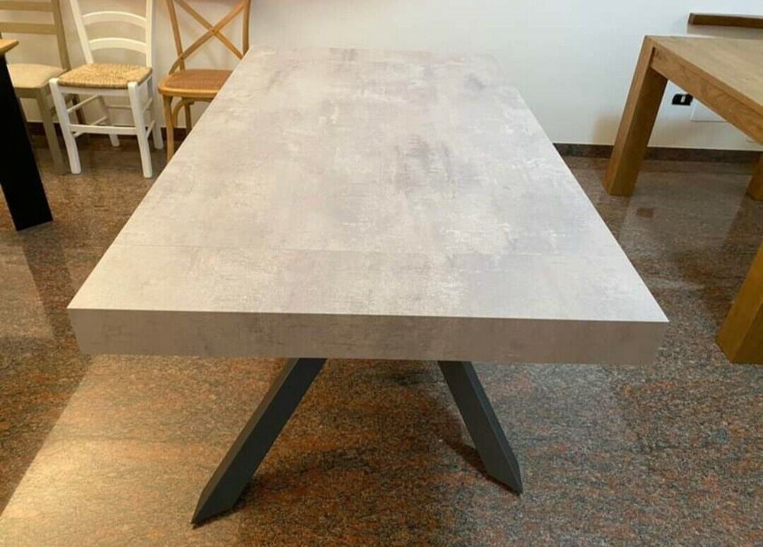 Tavolo big table nobilitato finitura beton l.180 p.100 h.77 (aperto280cm)