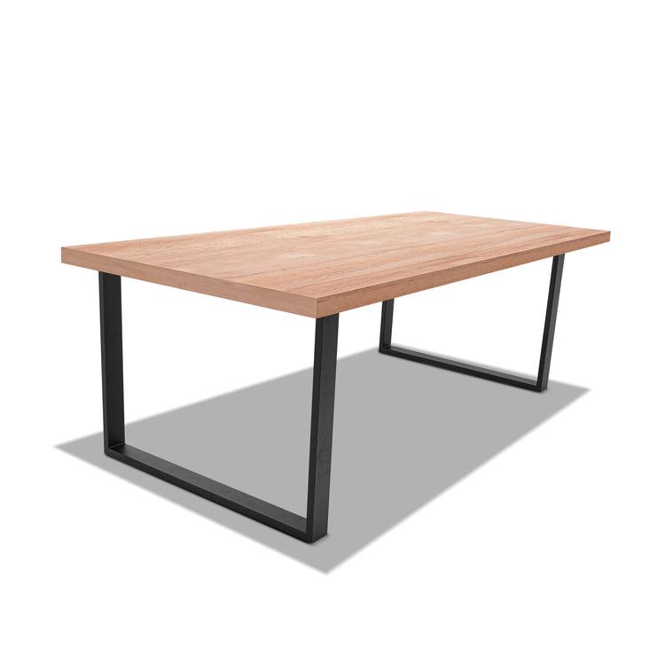 Tavolo da pranzo 160x90cm in legno e metallo con piedi squadrati e ripiano in colore legno neutro