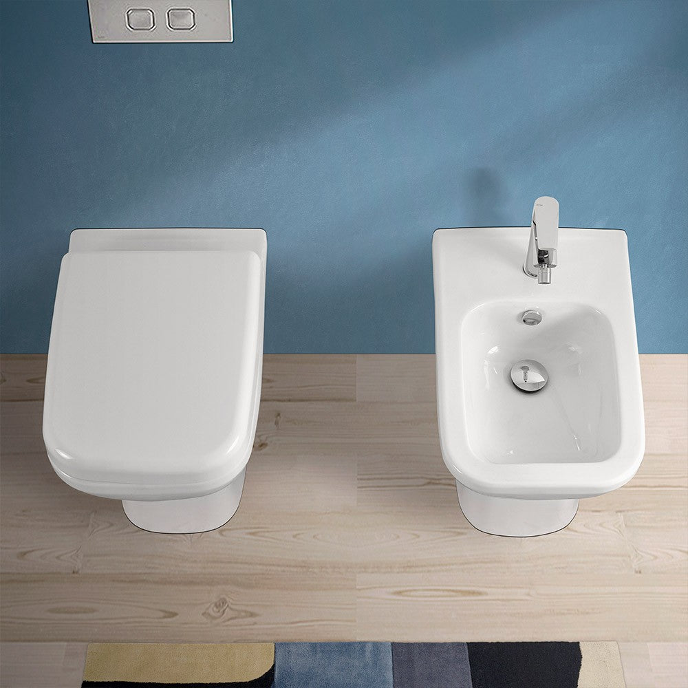 Wc filomuro senza brida in ceramica scarico universale Square 