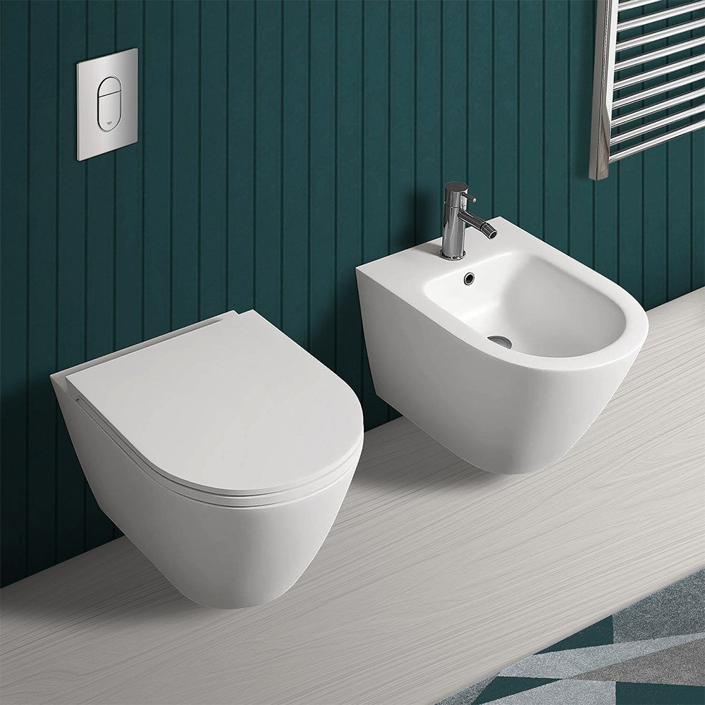 Wc sospeso rimfree serie Feeling in ceramica con finitura bianco matt