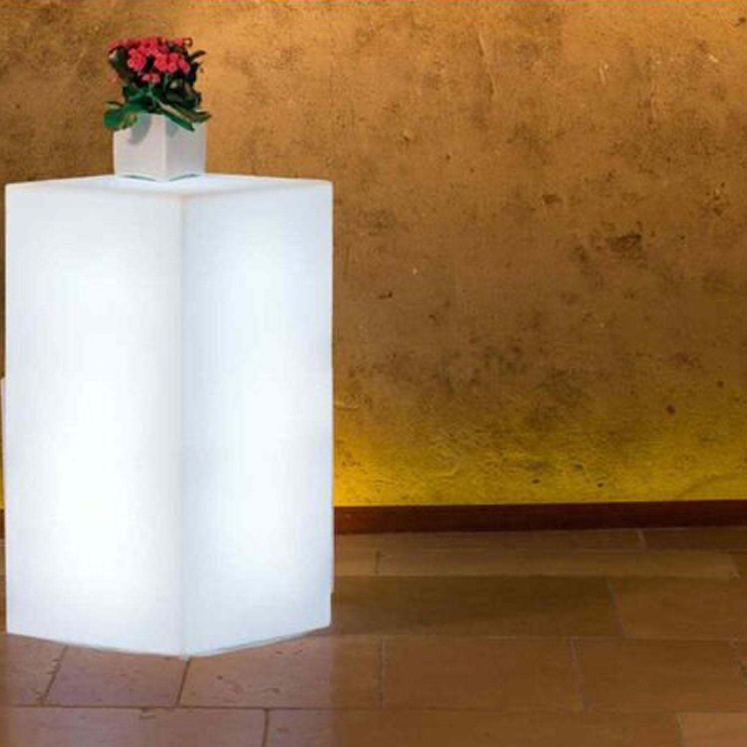 Lampada da appoggio decorazione interno esterno in resina 40x40 H 80 Led Multicolor Cavo cm mod. Youcube